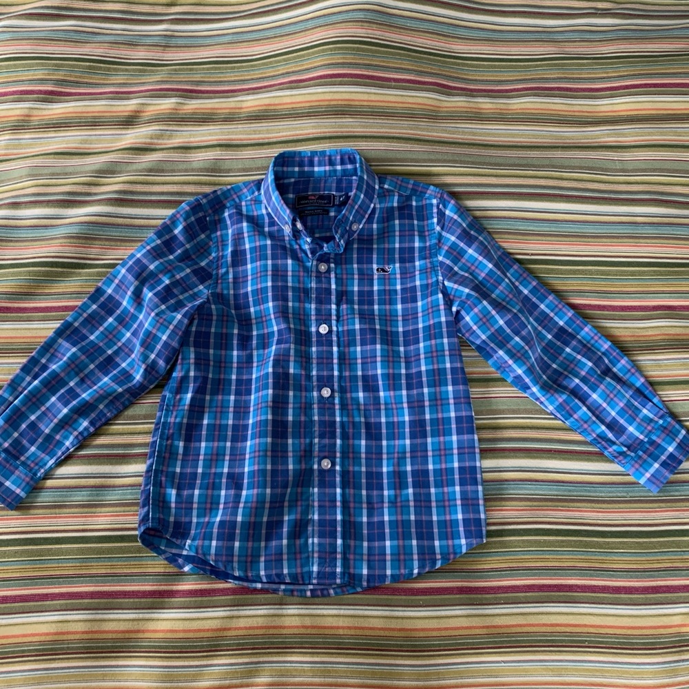 Vineyard Vines blue plaid button down 🐳